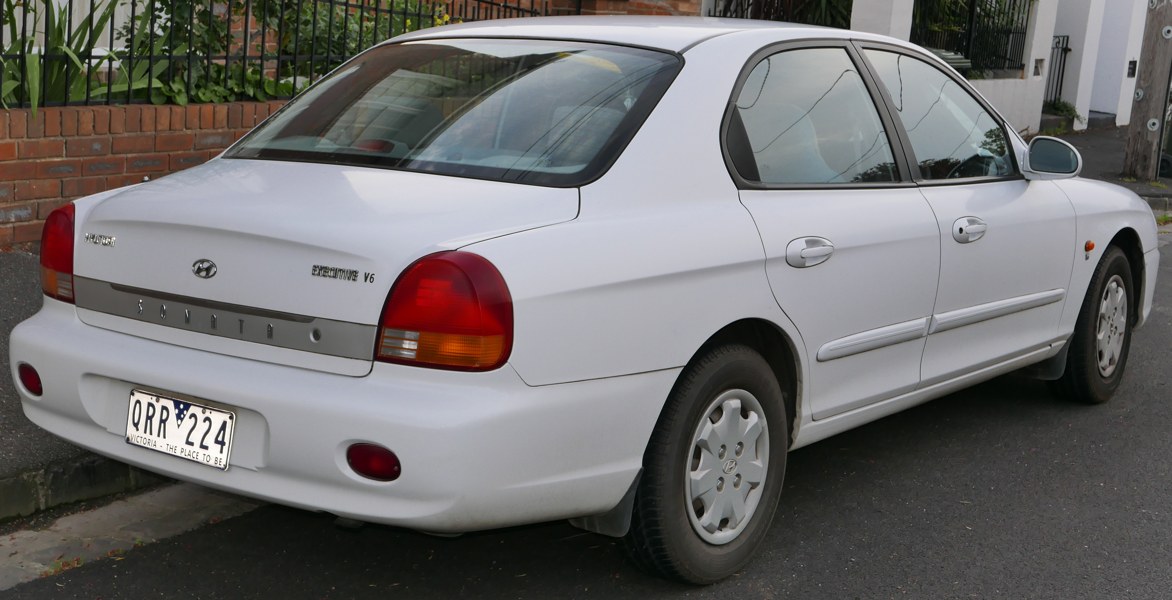 Hyundai Sonata IV (EF) 1998 - 2001 Sedan #2