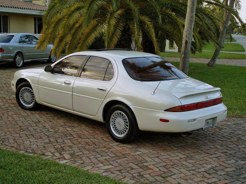 Infiniti J 1992 - 1997 Sedan #3