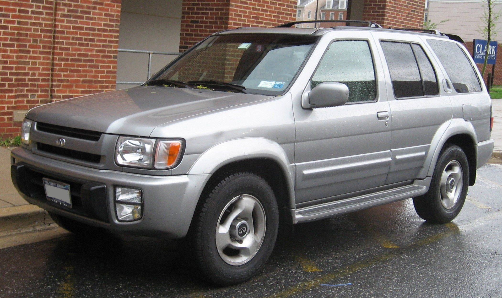 Infiniti QX4 I 1996 - 2003 SUV 5 door #4
