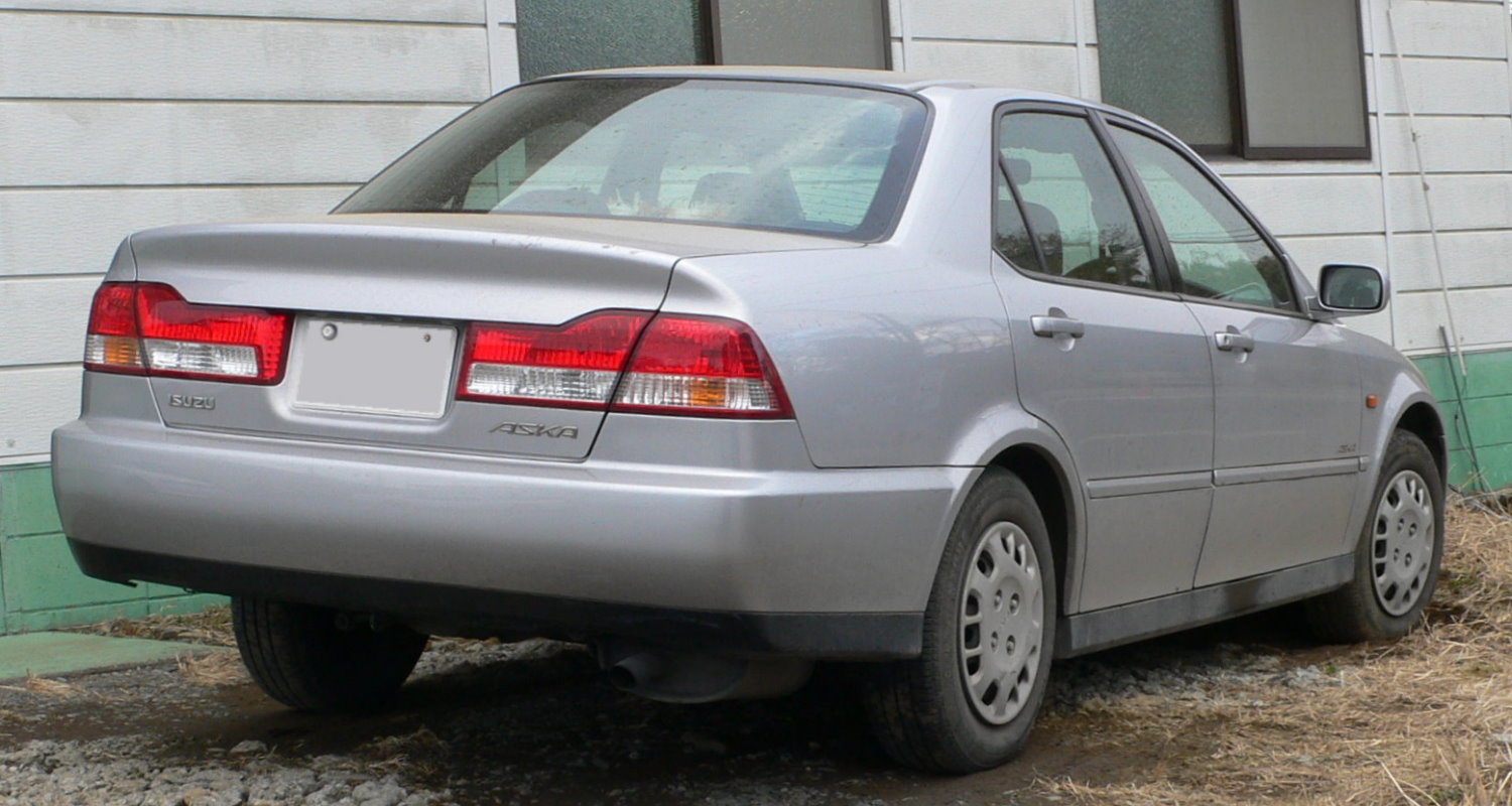 Isuzu Aska IV 1997 - 2002 Sedan #5