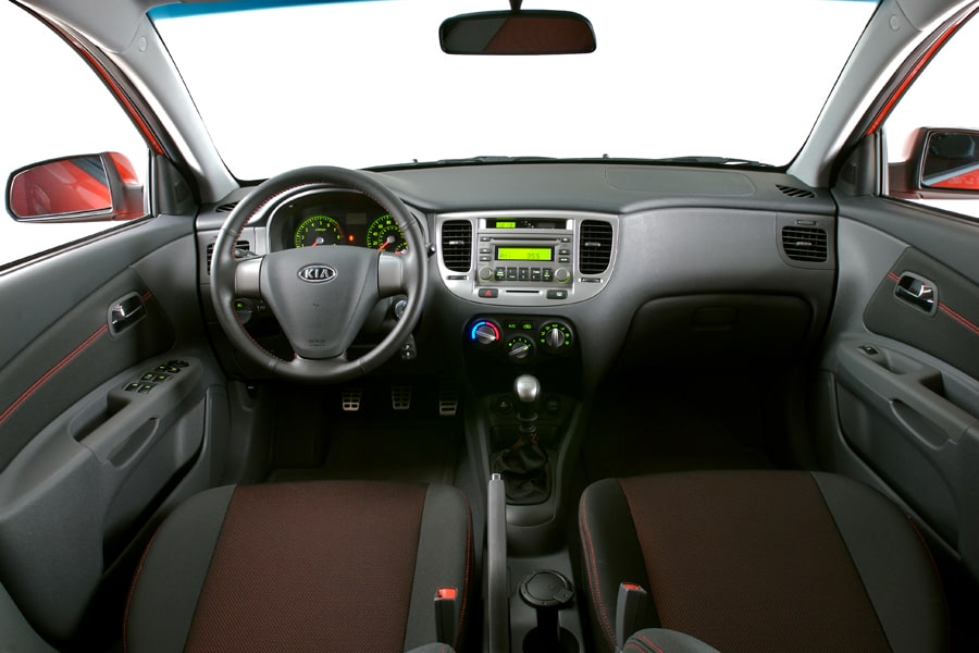 Kia Cerato I 2003 - 2006 Hatchback 5 door #2