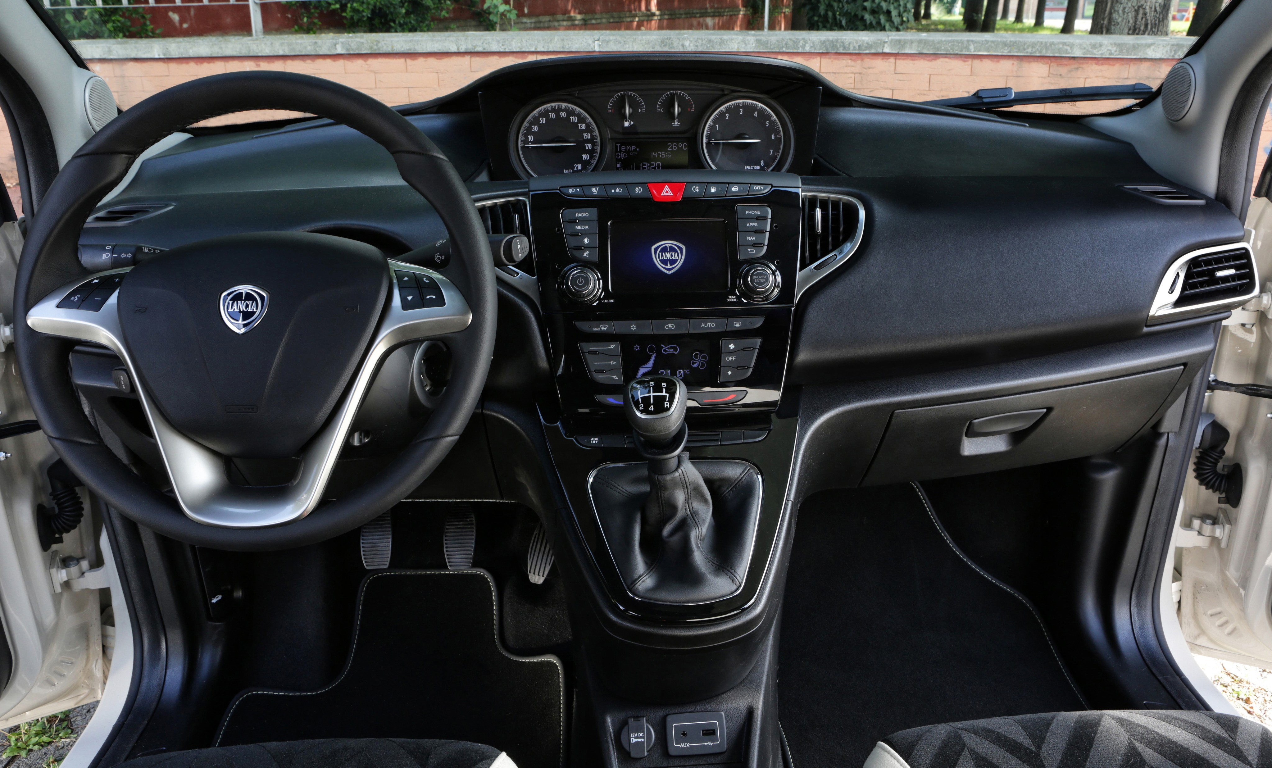 Lancia Ypsilon III (Type 846) Restyling 2015 - now Hatchback 5 door #4