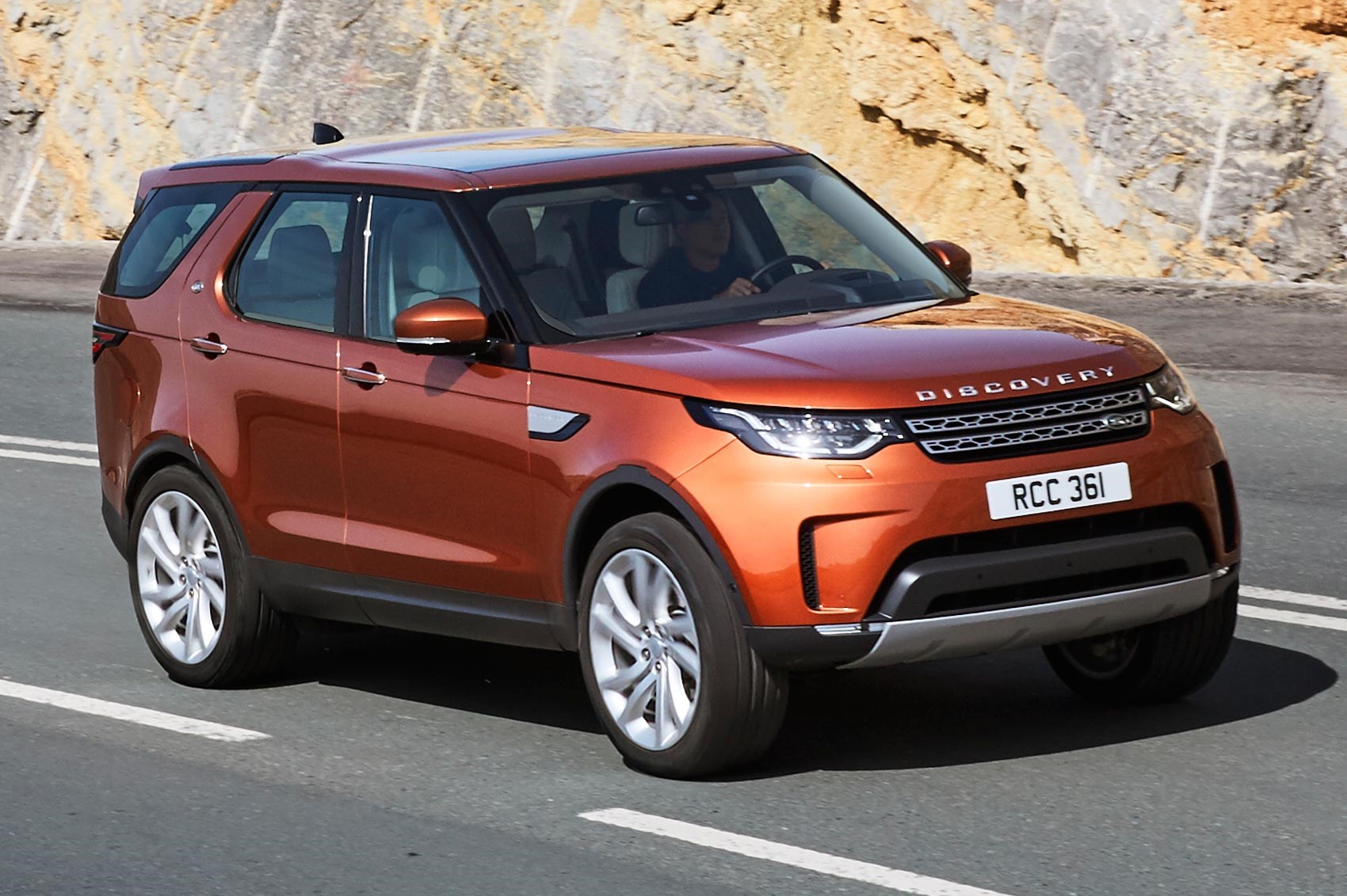Land Rover Discovery V 2017 - now SUV 5 door #4