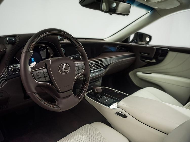 Lexus LS V 2017 - now Sedan #8