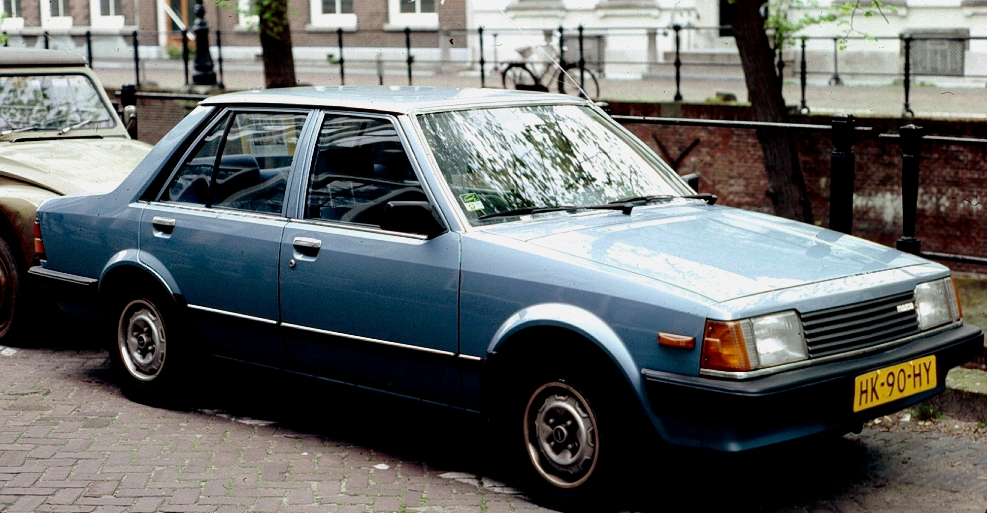 Mazda 323 II (BD) 1980 - 1985 Sedan #7
