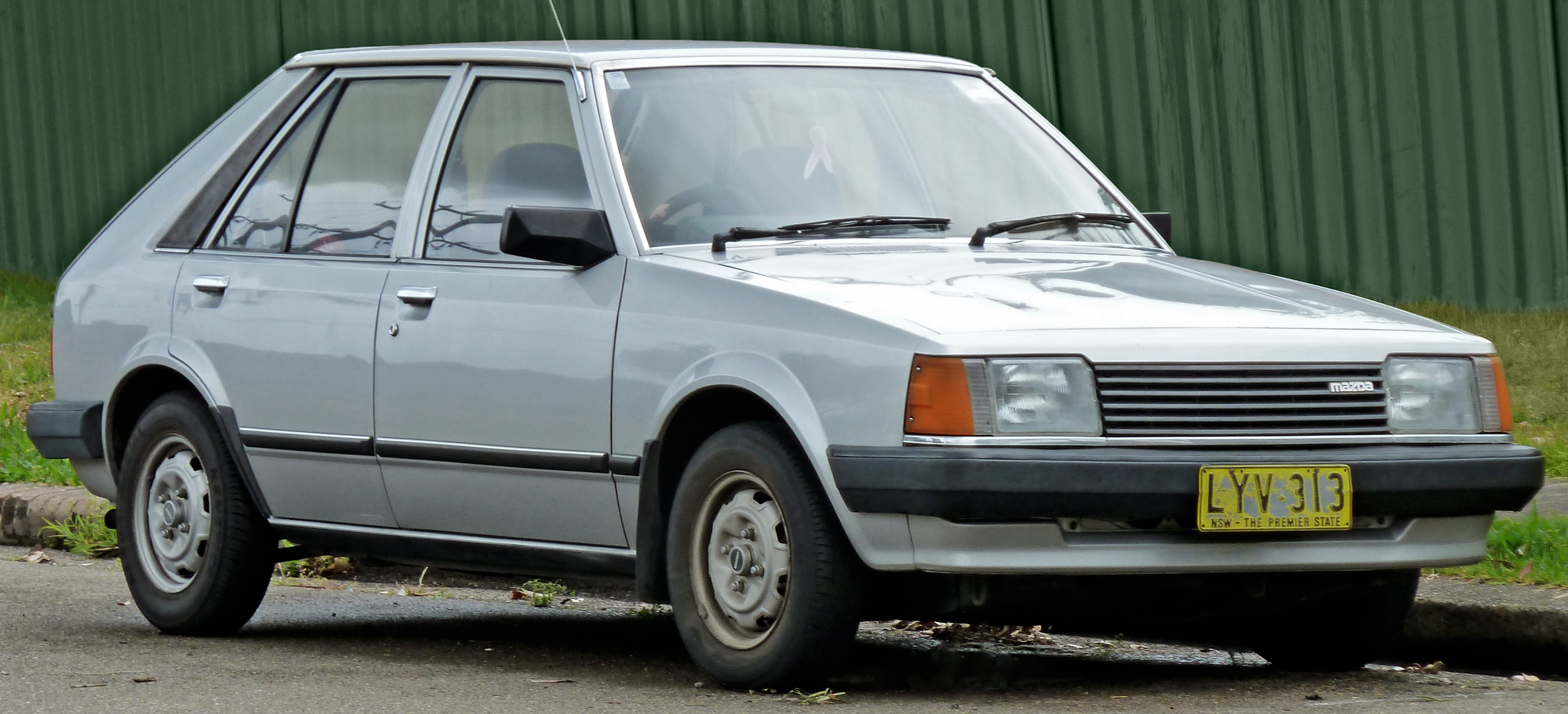Mazda 323 II (BD) 1980 - 1985 Sedan #6