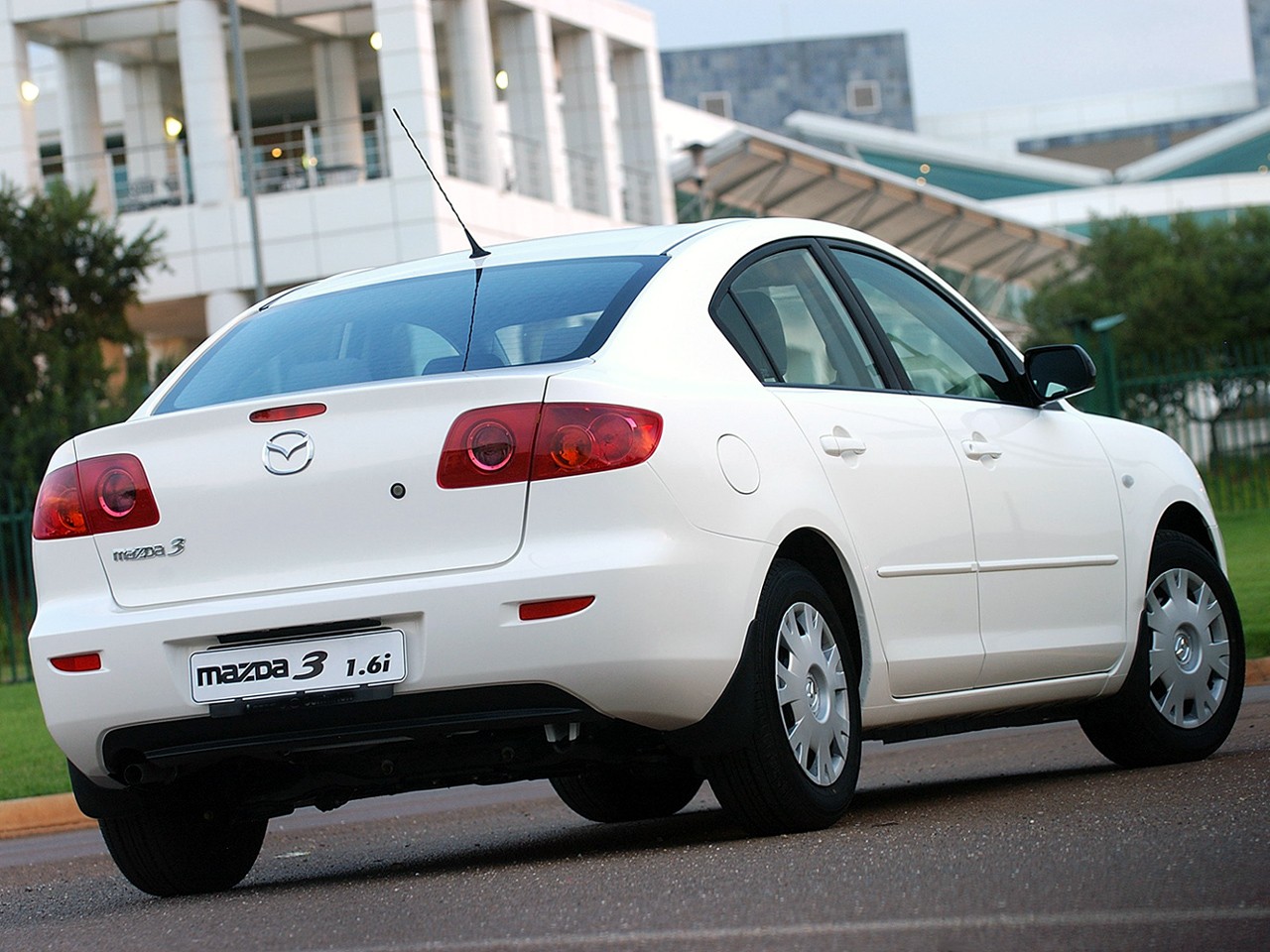 Mazda Axela I 2003 - 2009 Sedan #2