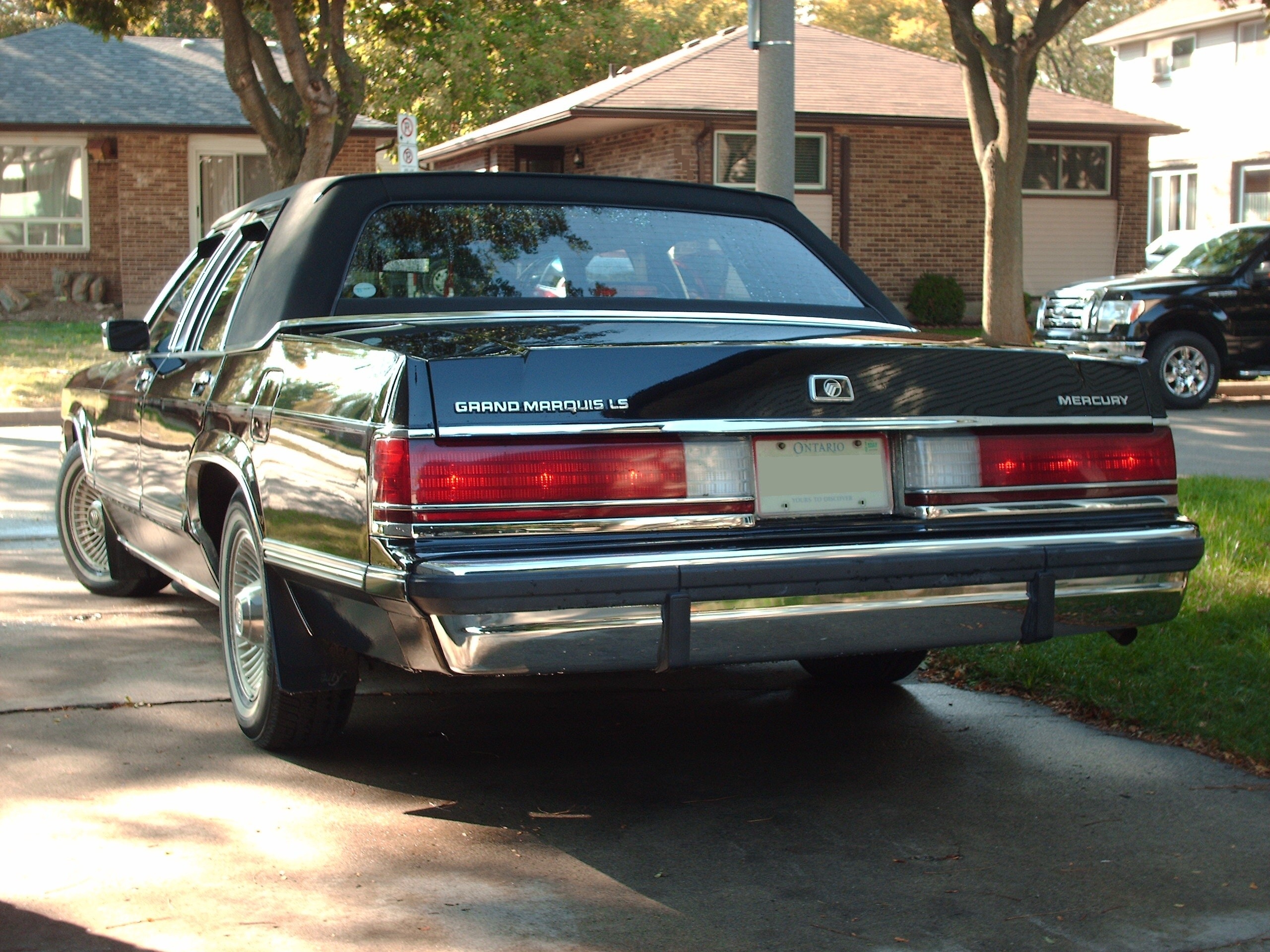 Mercury Grand Marquis I 1983 - 1991 Sedan.