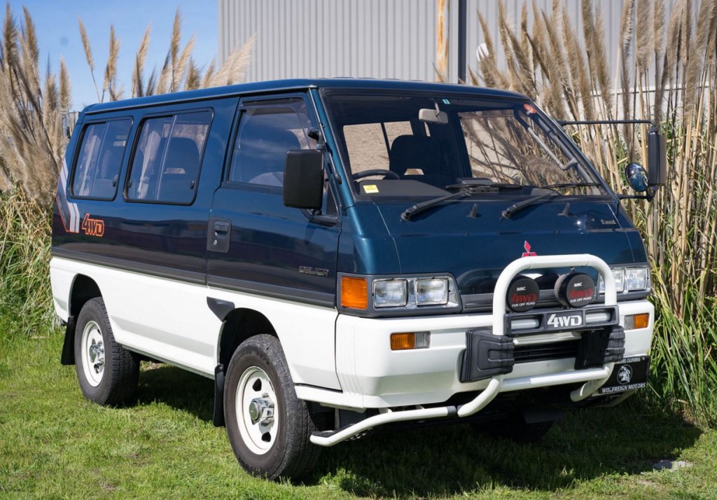 Mitsubishi Delica III 1986 - 1999 Minivan #3