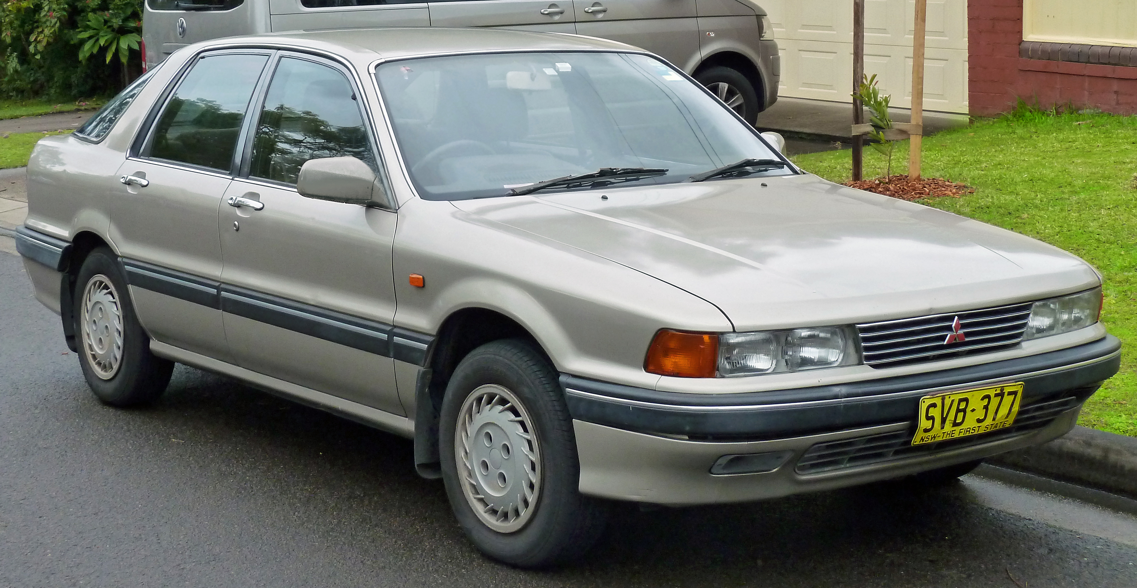 Mitsubishi Eterna VI 1988 - 1992 Hatchback 5 door #5