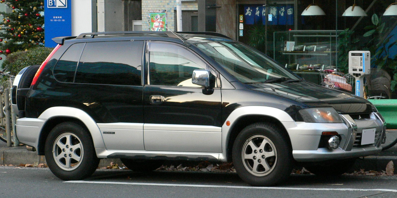 Mitsubishi Space Runner II 1999 - 2002 Compact MPV #8