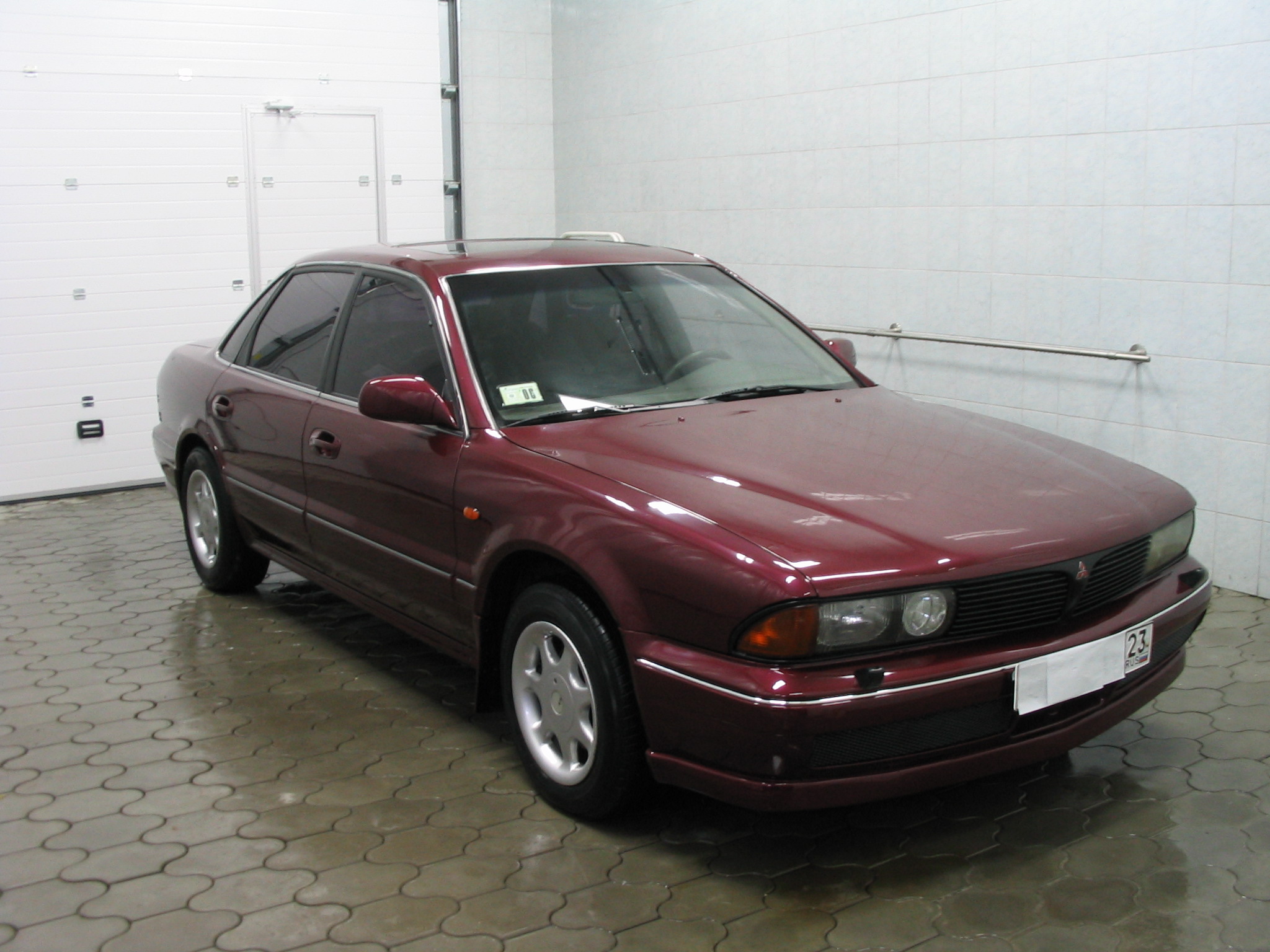 Mitsubishi Sigma 1990 - 1996 Sedan #5