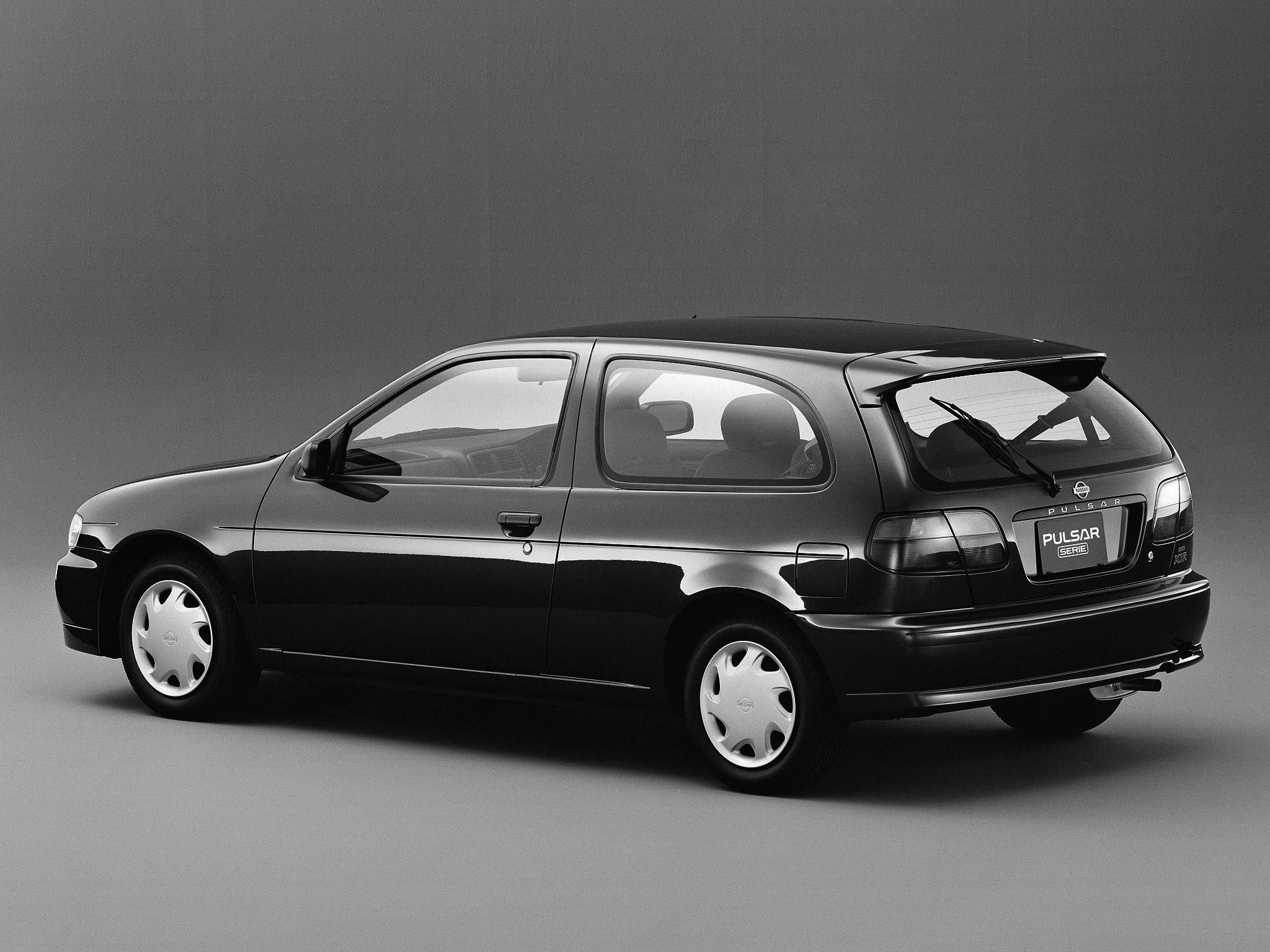 Nissan Almera I (N15) 1995 - 2000 Hatchback 3 door #7
