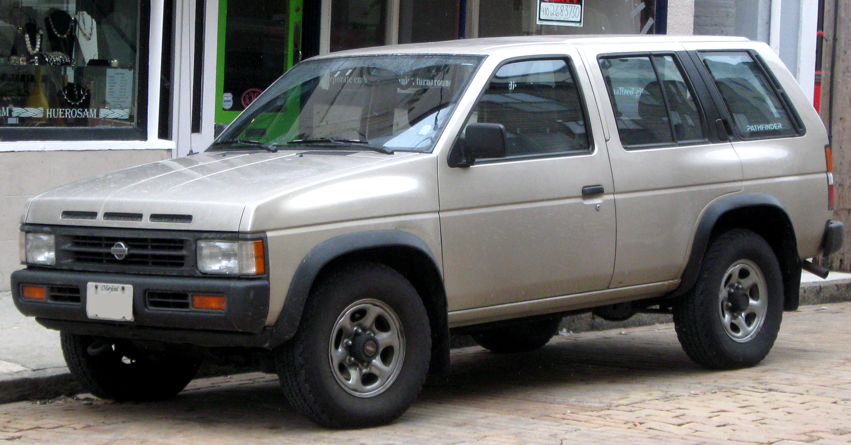 Nissan Pathfinder I 1985 - 1995 SUV 3 door #4