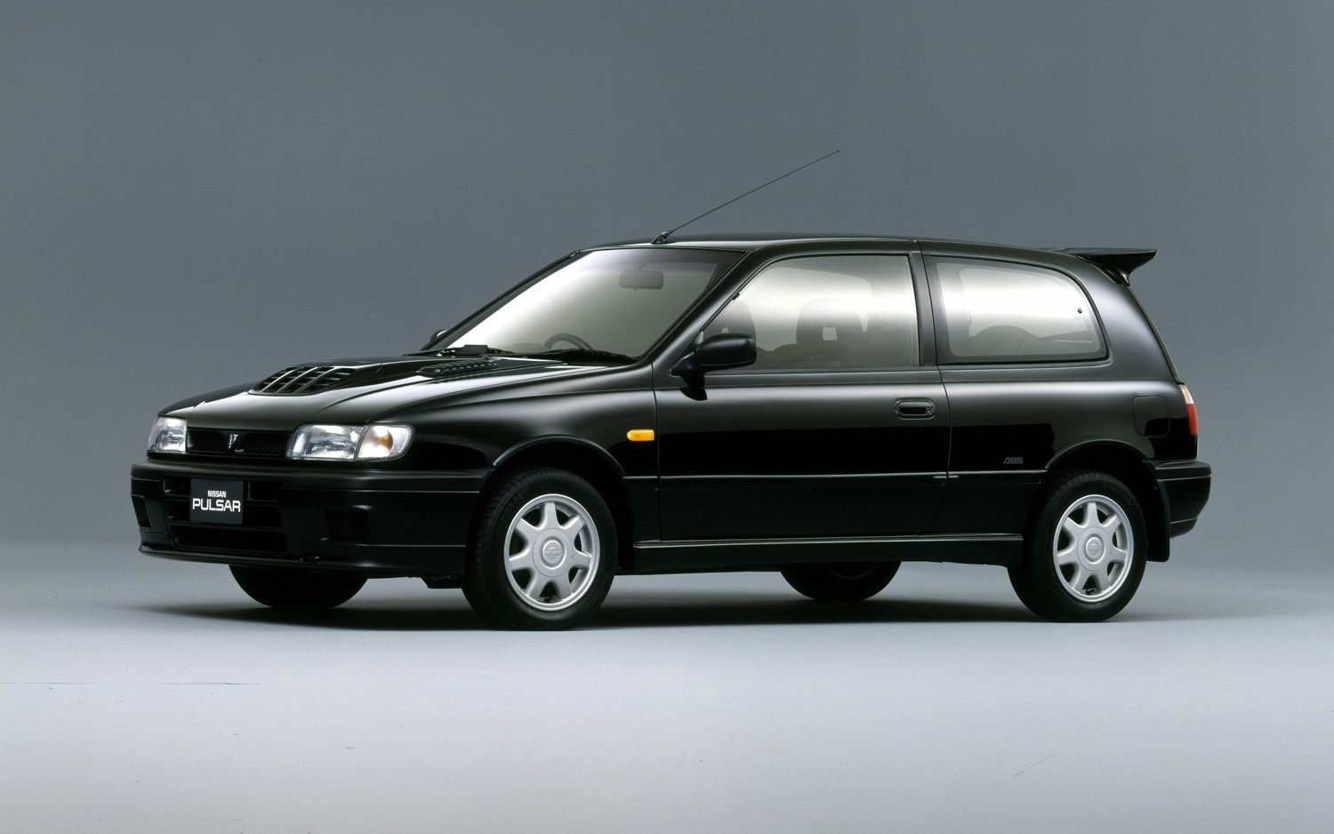Nissan Pulsar V (N15) 1995 - 2000 Hatchback 3 door #6