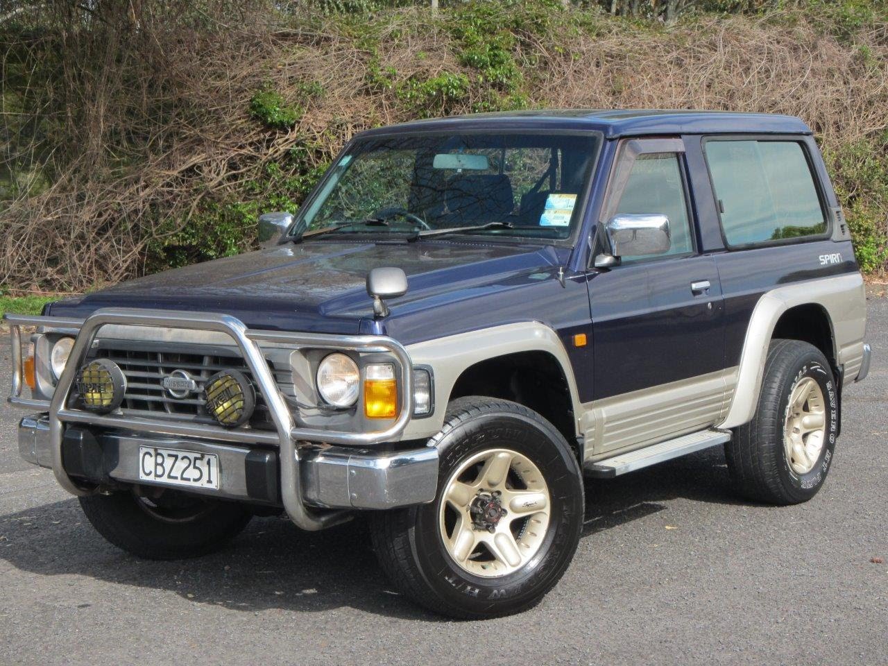 Nissan Safari IV (Y60) 1989 - 1997 SUV 5 door #1