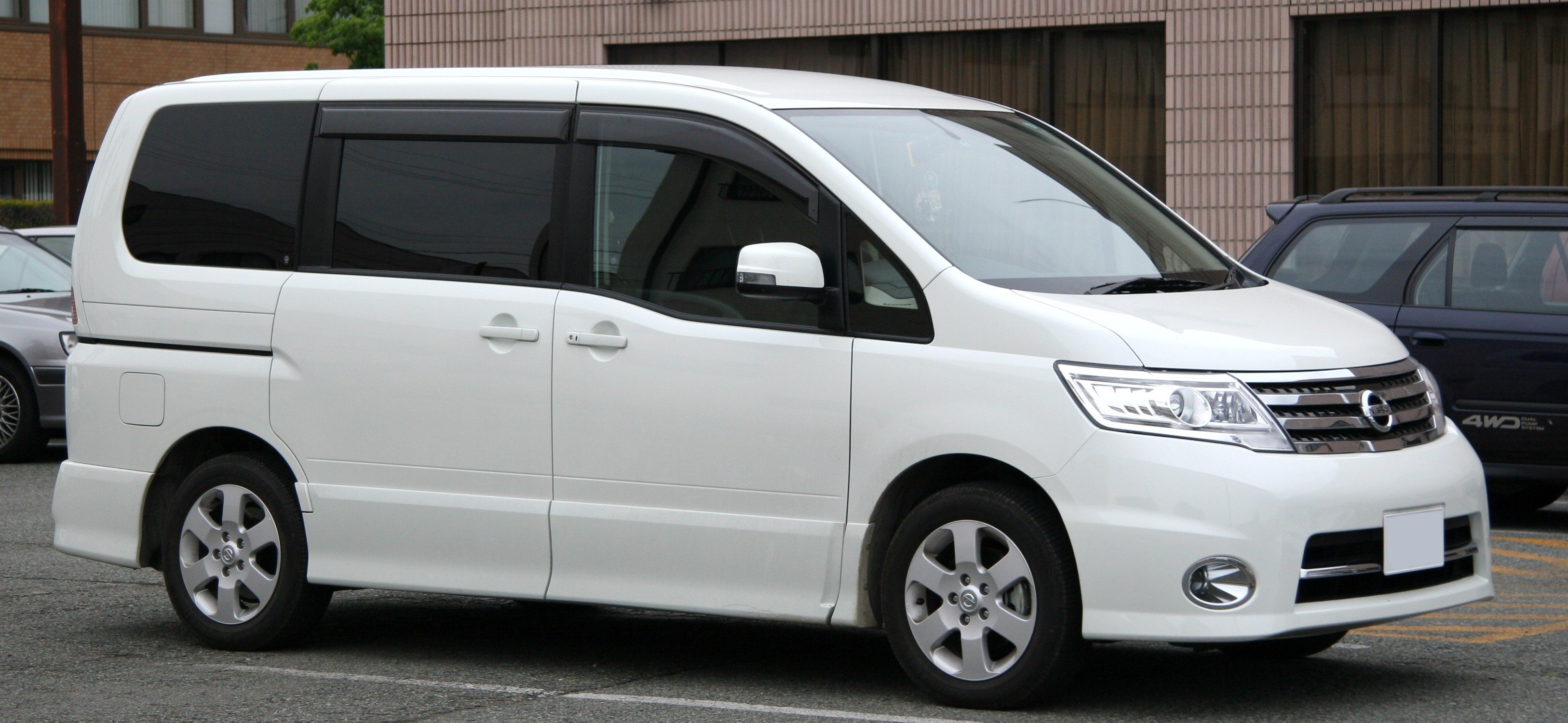Nissan Serena III (C25) 2005 - 2010 Minivan #6