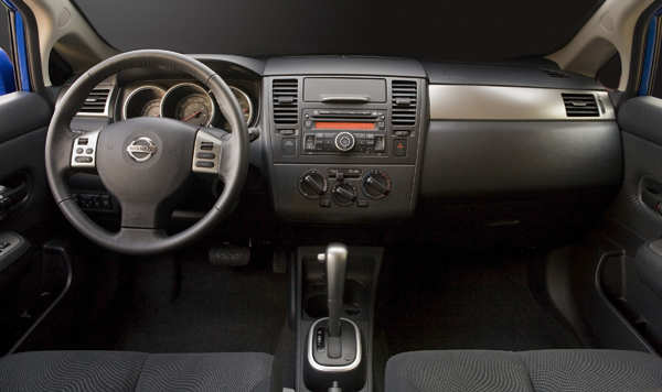 Nissan Tiida I 2004 - 2012 Sedan #6