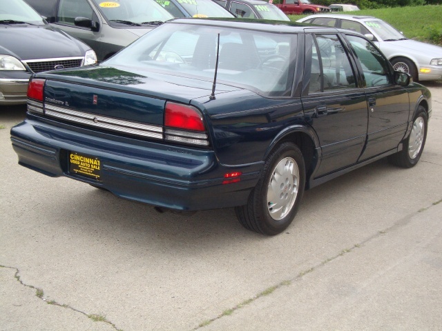 Oldsmobile Cutlass VI 1997 - 1999 Sedan #3