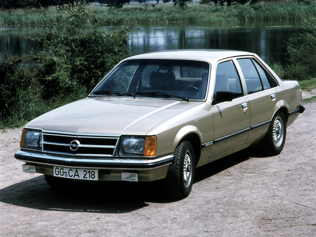 Opel Commodore C 1978 - 1982 Sedan #4