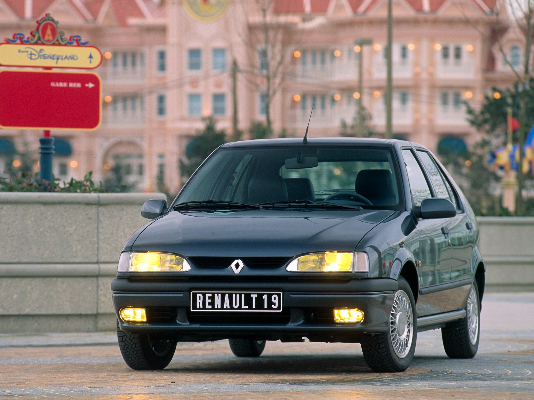 Renault 19 II 1992 - 2002 Hatchback 5 door #1
