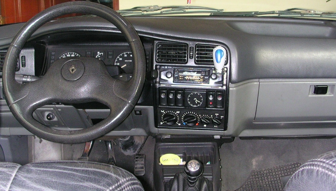 Renault 19 II 1992 - 2002 Sedan #2