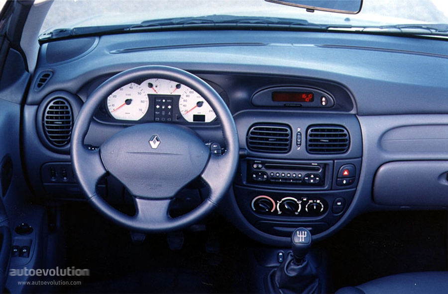 Renault Megane I 1995 - 1999 Hatchback 5 door #1
