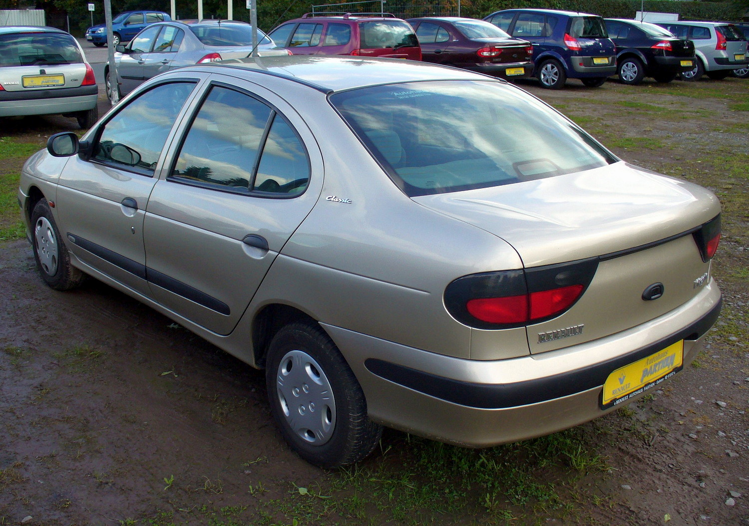 Renault Megane I 1995 - 1999 Sedan #1