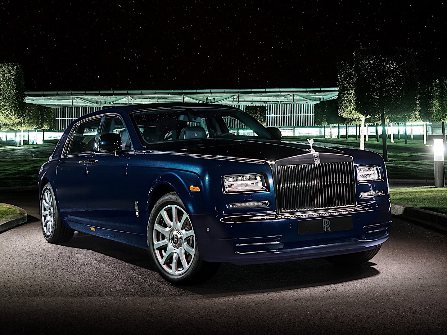 Rolls-Royce Phantom VII Restyling (Series II) 2012 - now Sedan #7