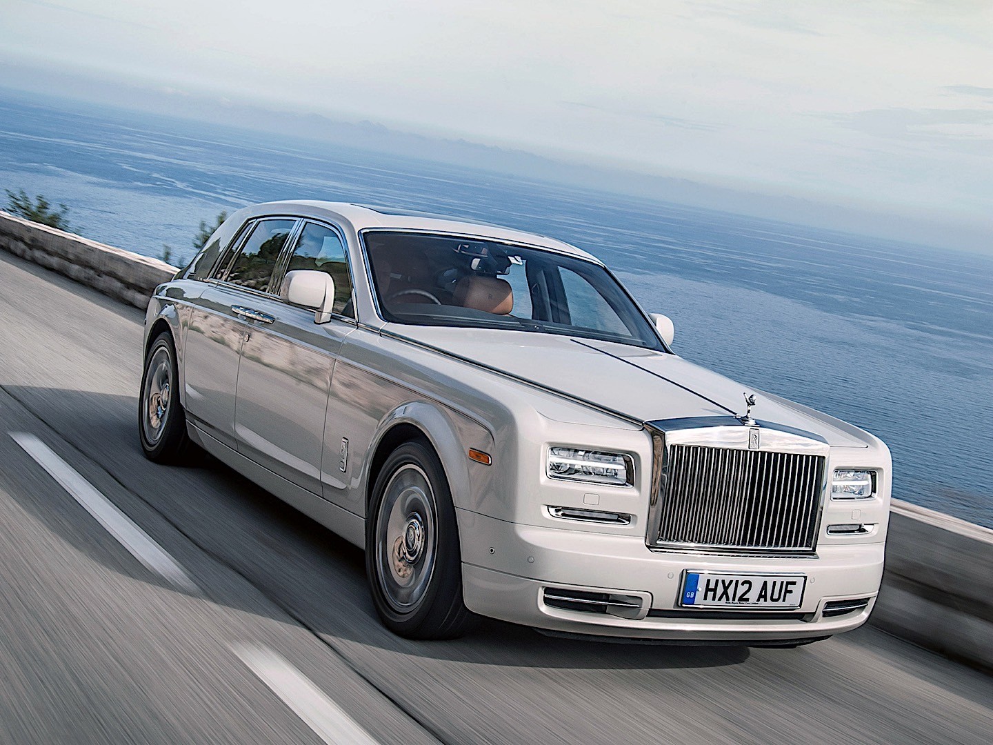 Rolls-Royce Phantom VII Restyling (Series II) 2012 - now Sedan #8