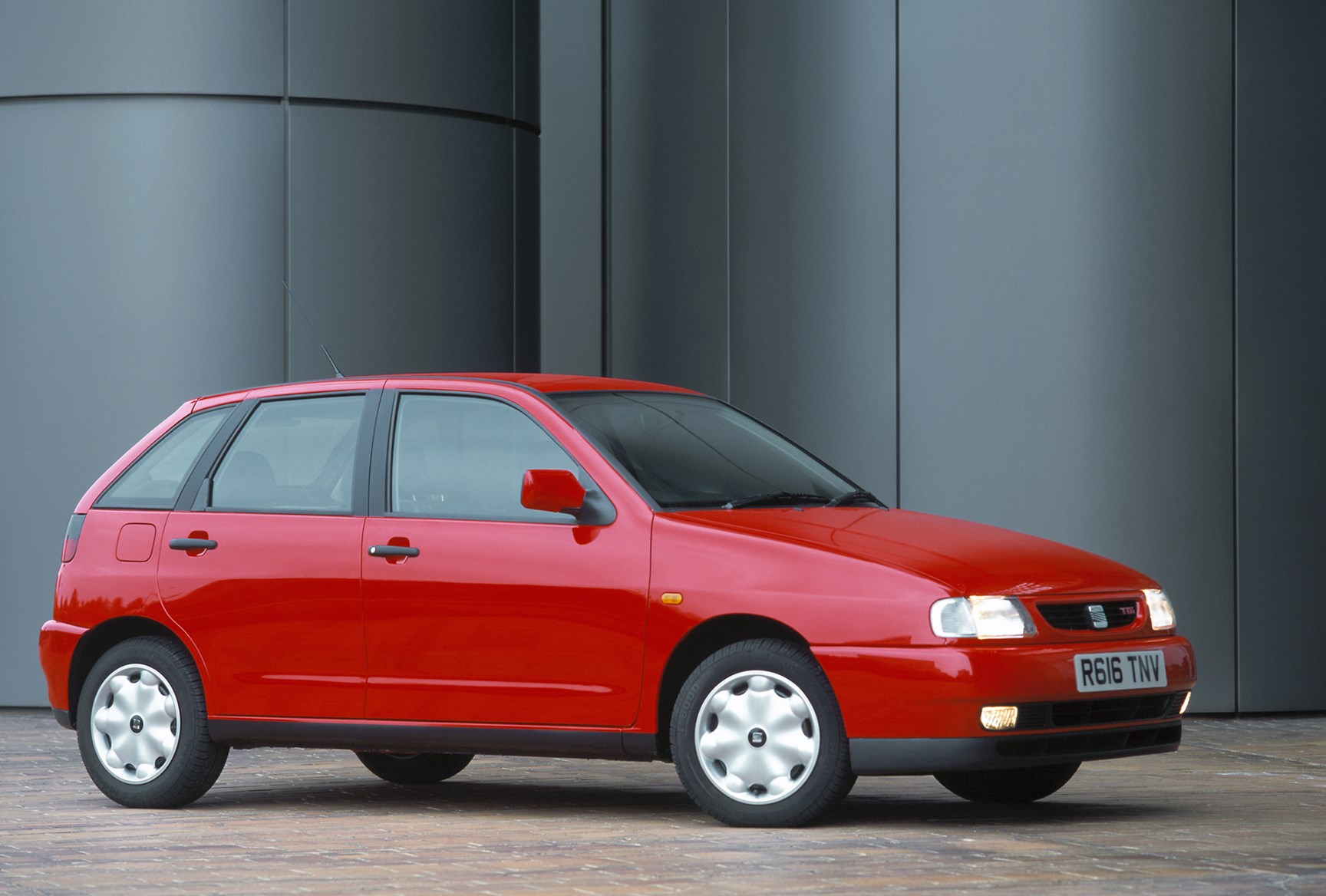 SEAT Ibiza Cupra II 1993 - 1999 Hatchback 3 door :: OUTSTANDING CARS
