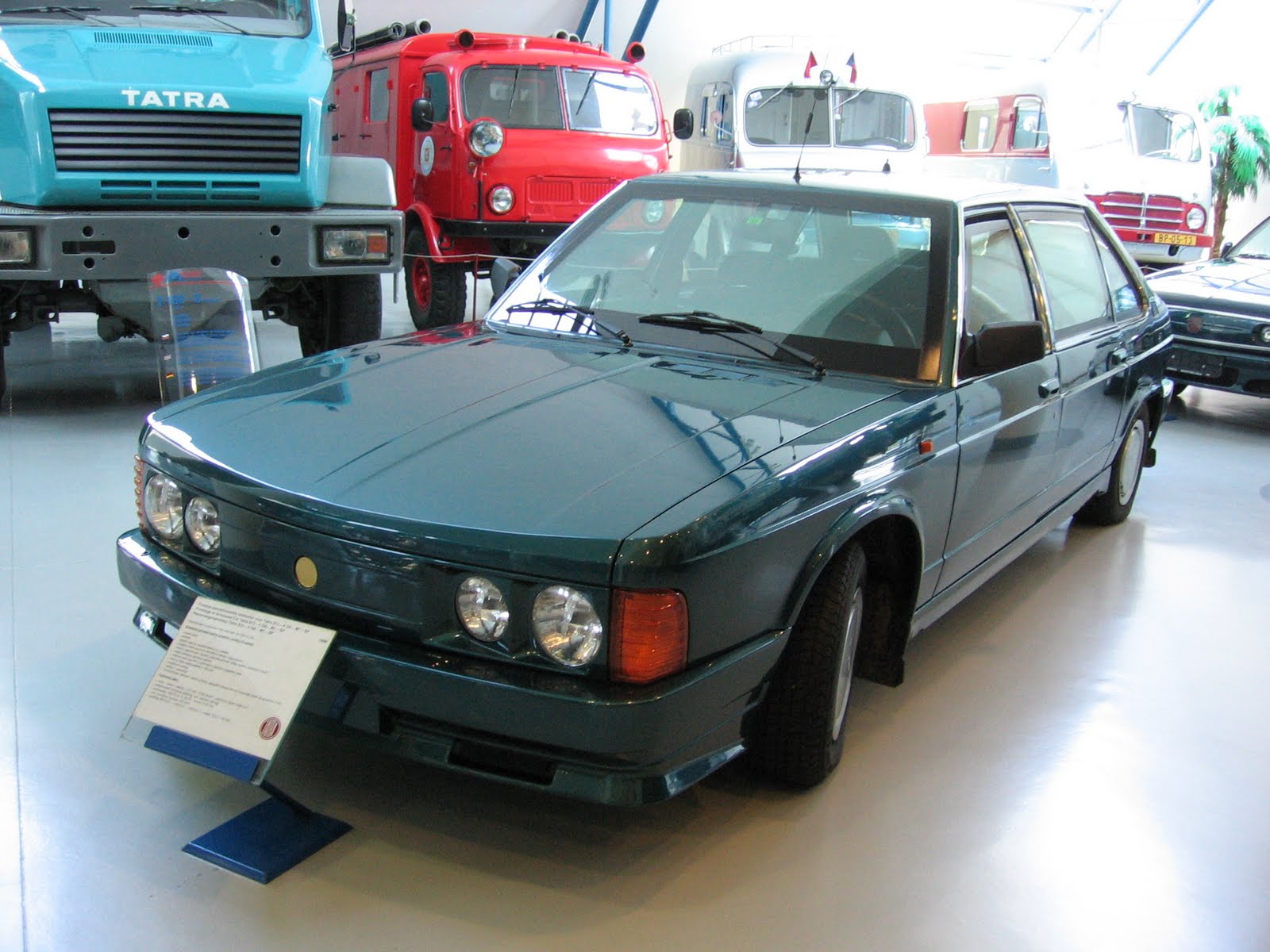 Tatra T613 1973 - 1996 Sedan #5