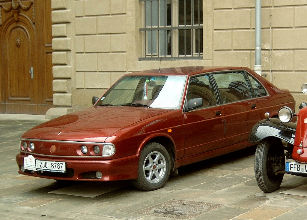 Tatra T700 1996 - 1999 Sedan #2