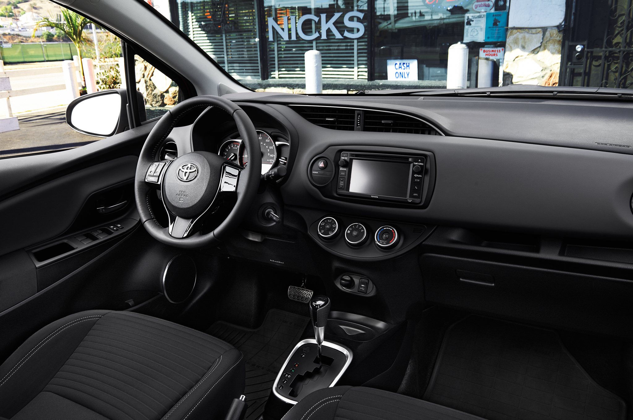 Toyota Auris II Restyling 2015 - now Hatchback 5 door #4