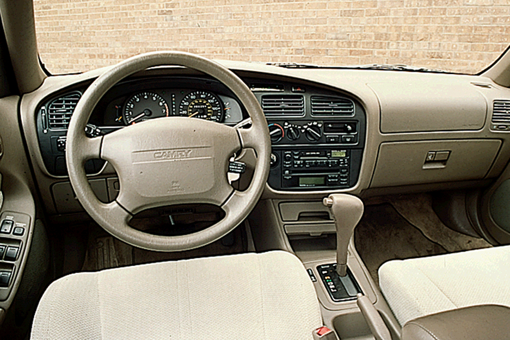 Toyota Avalon I 1994 - 1997 Sedan #5
