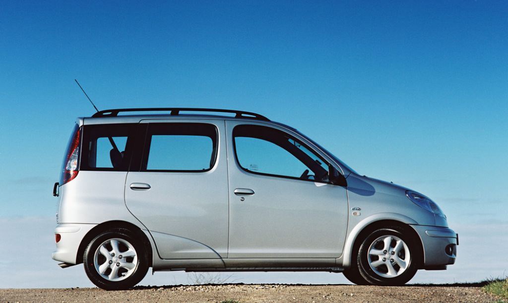 Toyota Yaris Verso 1999 - 2006 Compact MPV #3