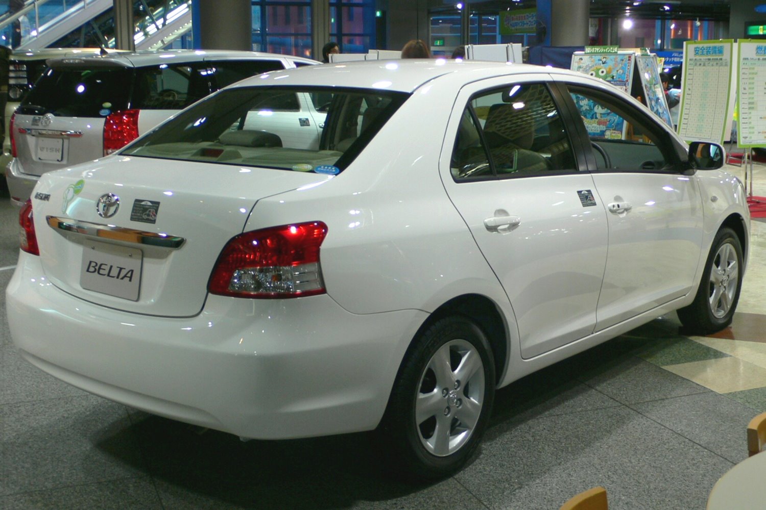 Toyota Belta 2005 - 2012 Sedan #5