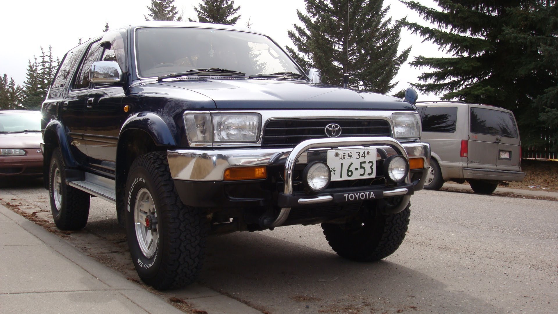Toyota Hilux Surf II Restyling 1993 - 1995 SUV 5 door #2