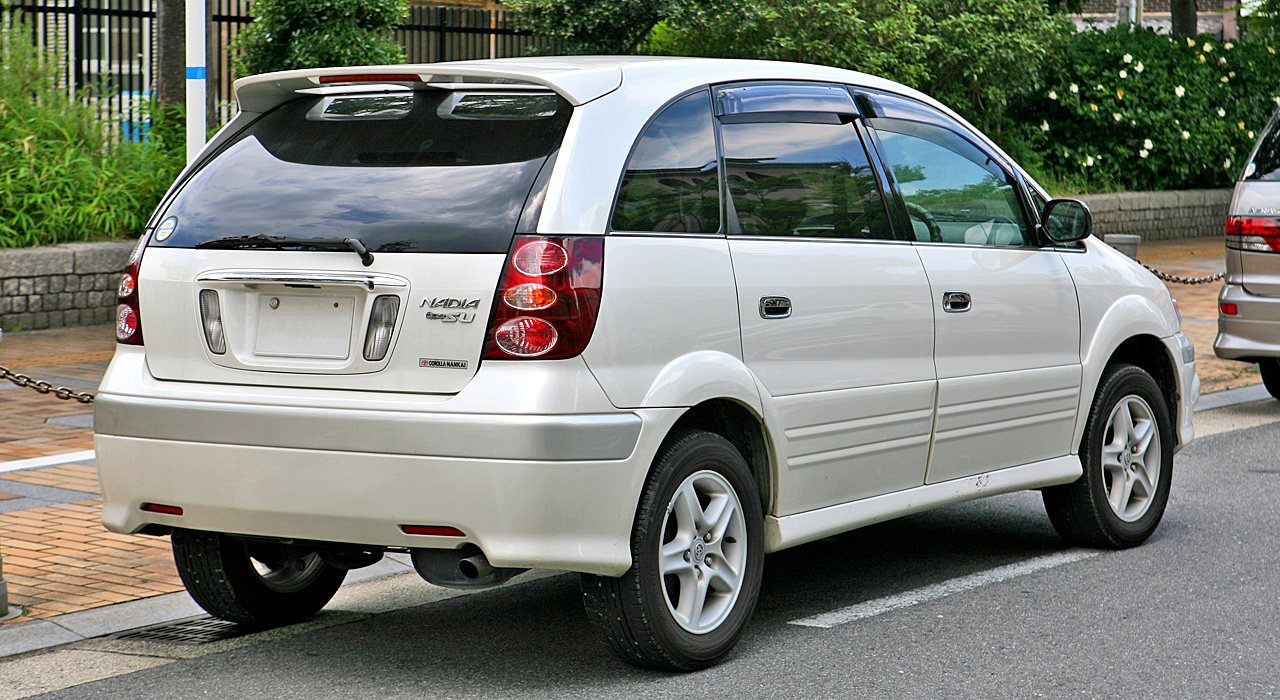 Toyota Nadia 1998 - 2003 Compact MPV #8