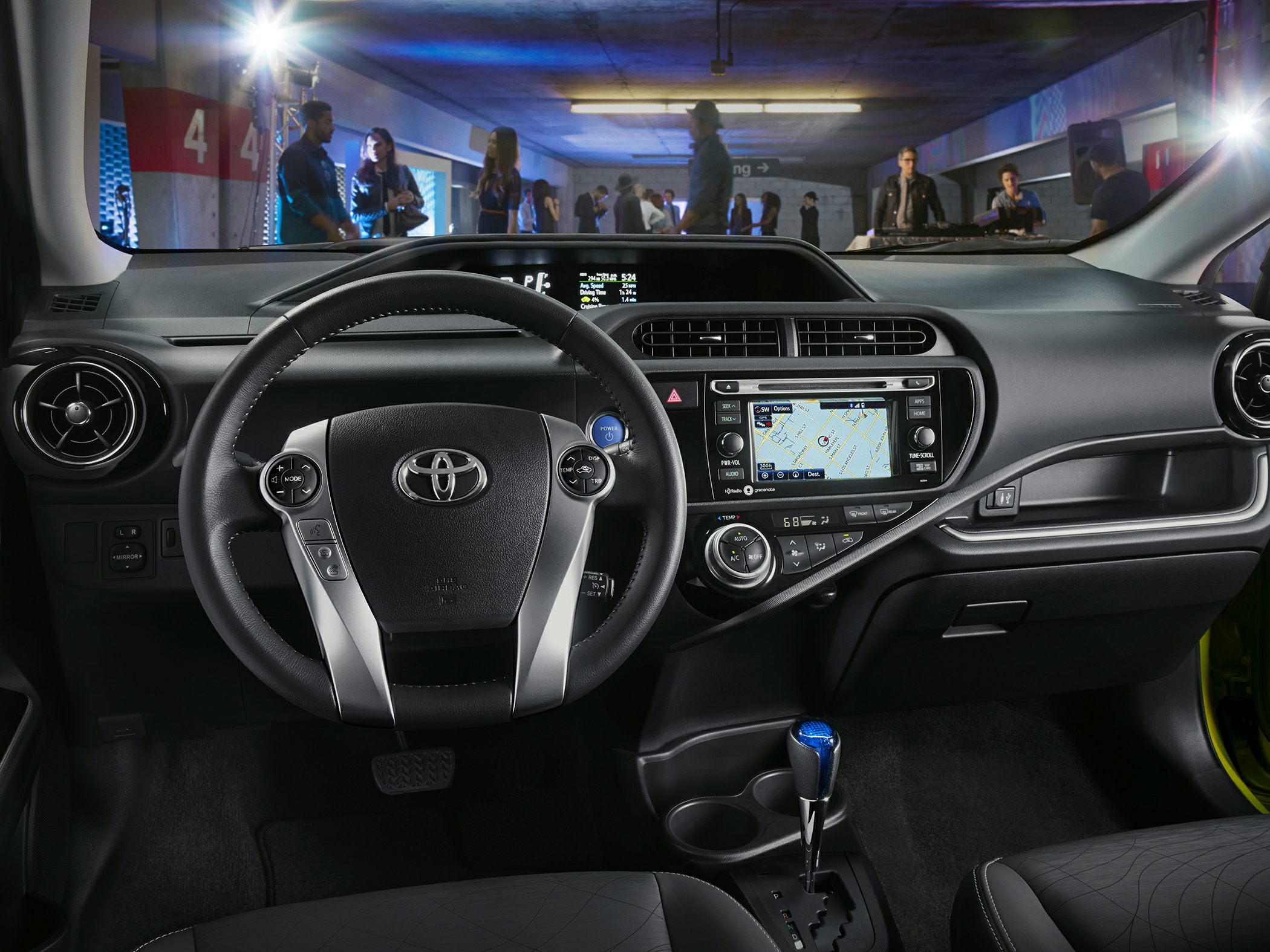 Toyota Prius c I 2011 - 2015 Hatchback 5 door #4