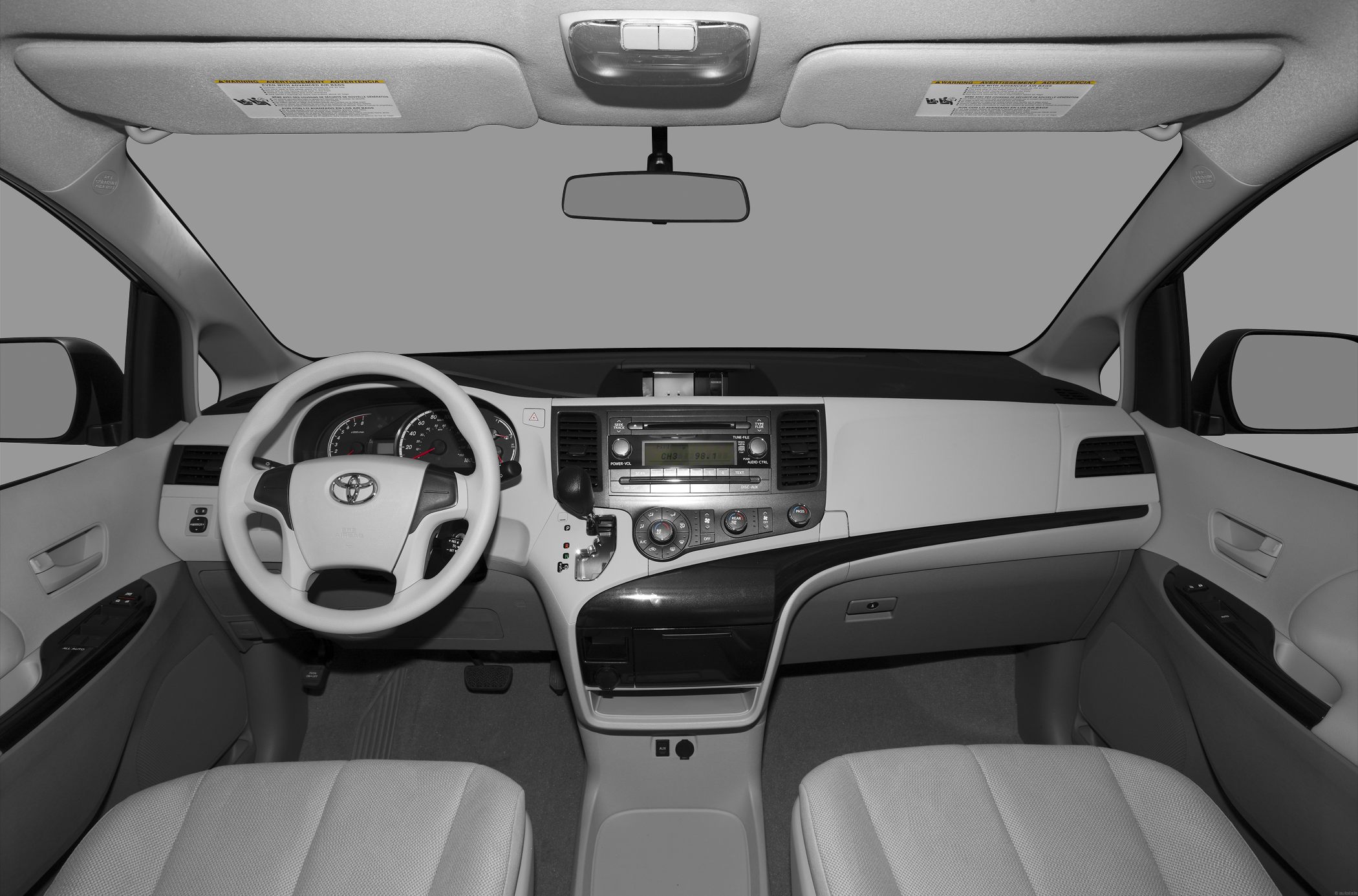 Toyota Sienna III 2010 - now Minivan #6