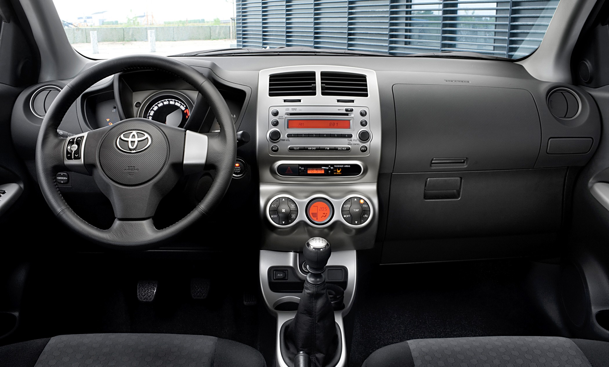 Toyota Urban Cruiser 2009 - 2014 Hatchback 5 door #4