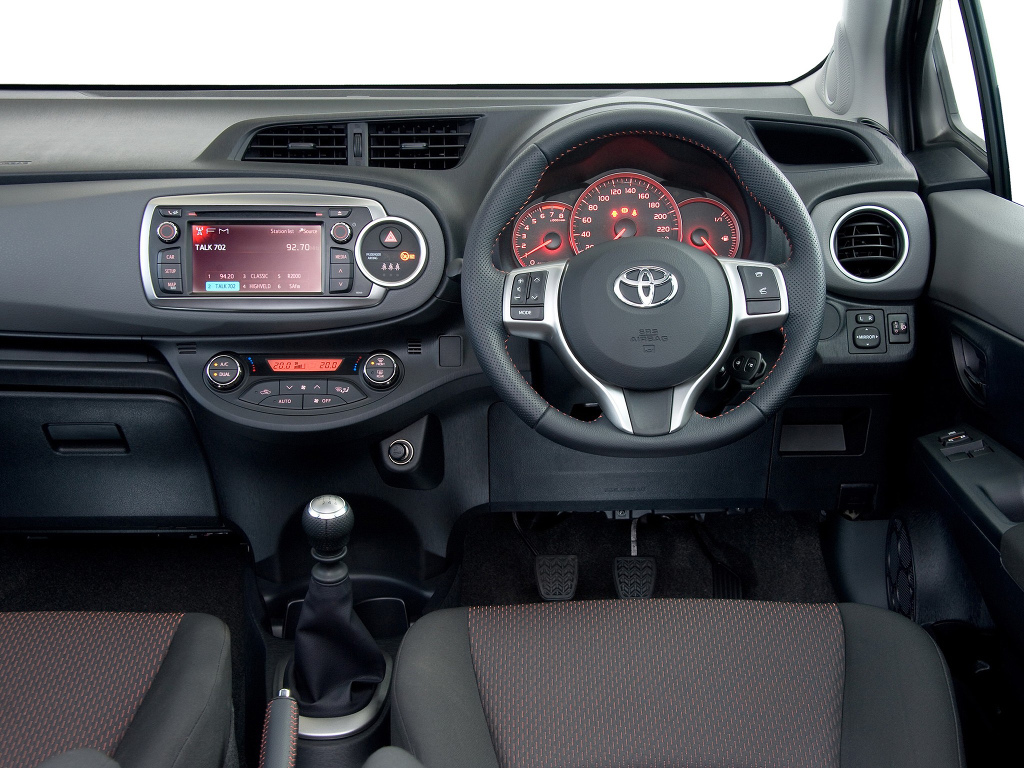 Toyota Yaris III 2011 - 2014 Hatchback 3 door #6