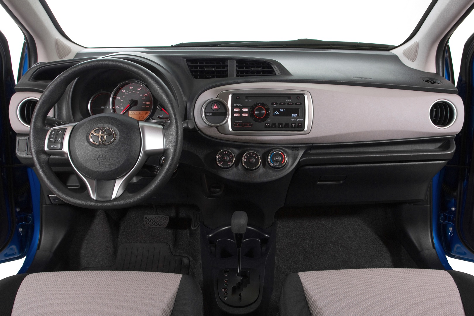 Toyota Yaris III 2011 - 2014 Hatchback 5 door #8