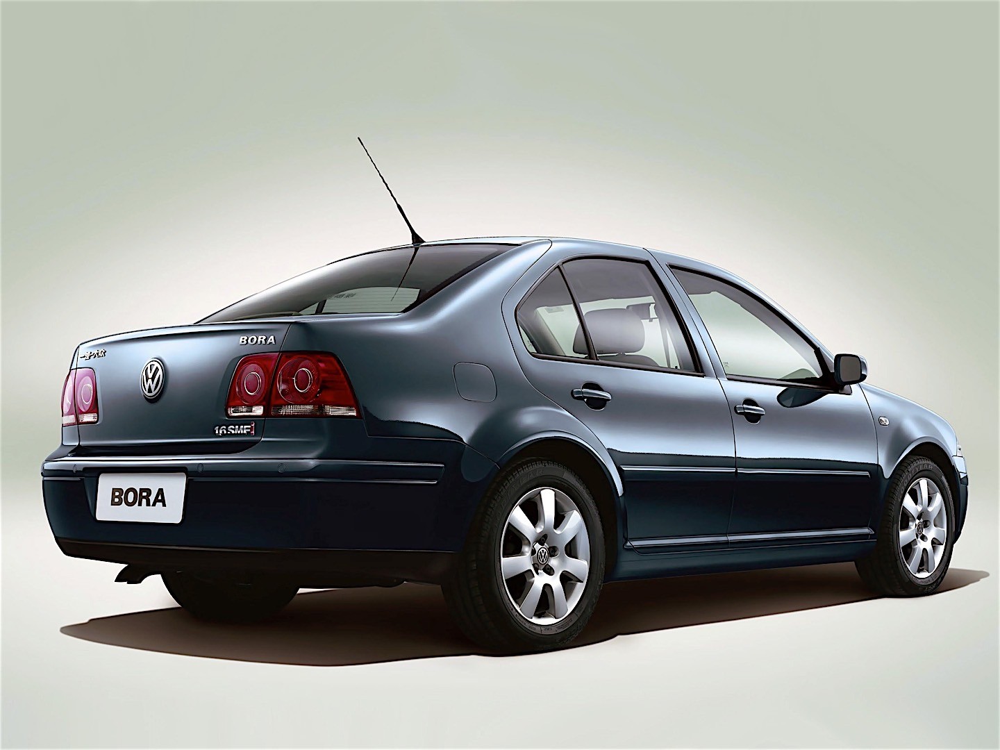 Volkswagen Bora 1998 - 2005 Sedan #8