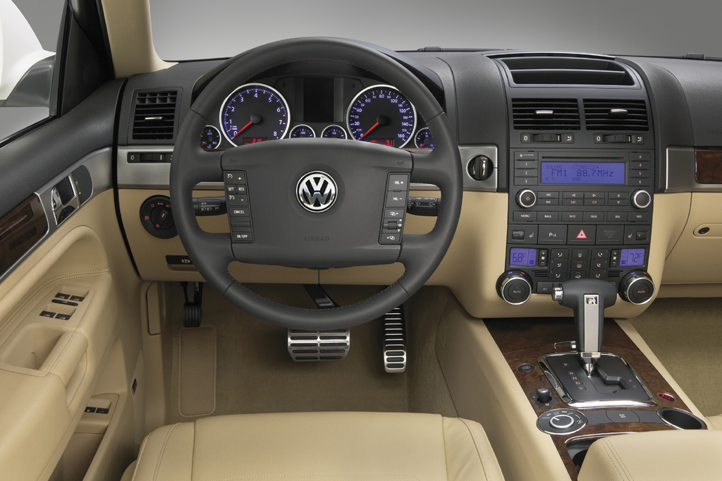 Volkswagen Touareg II 2010 - 2014 SUV 5 door #7