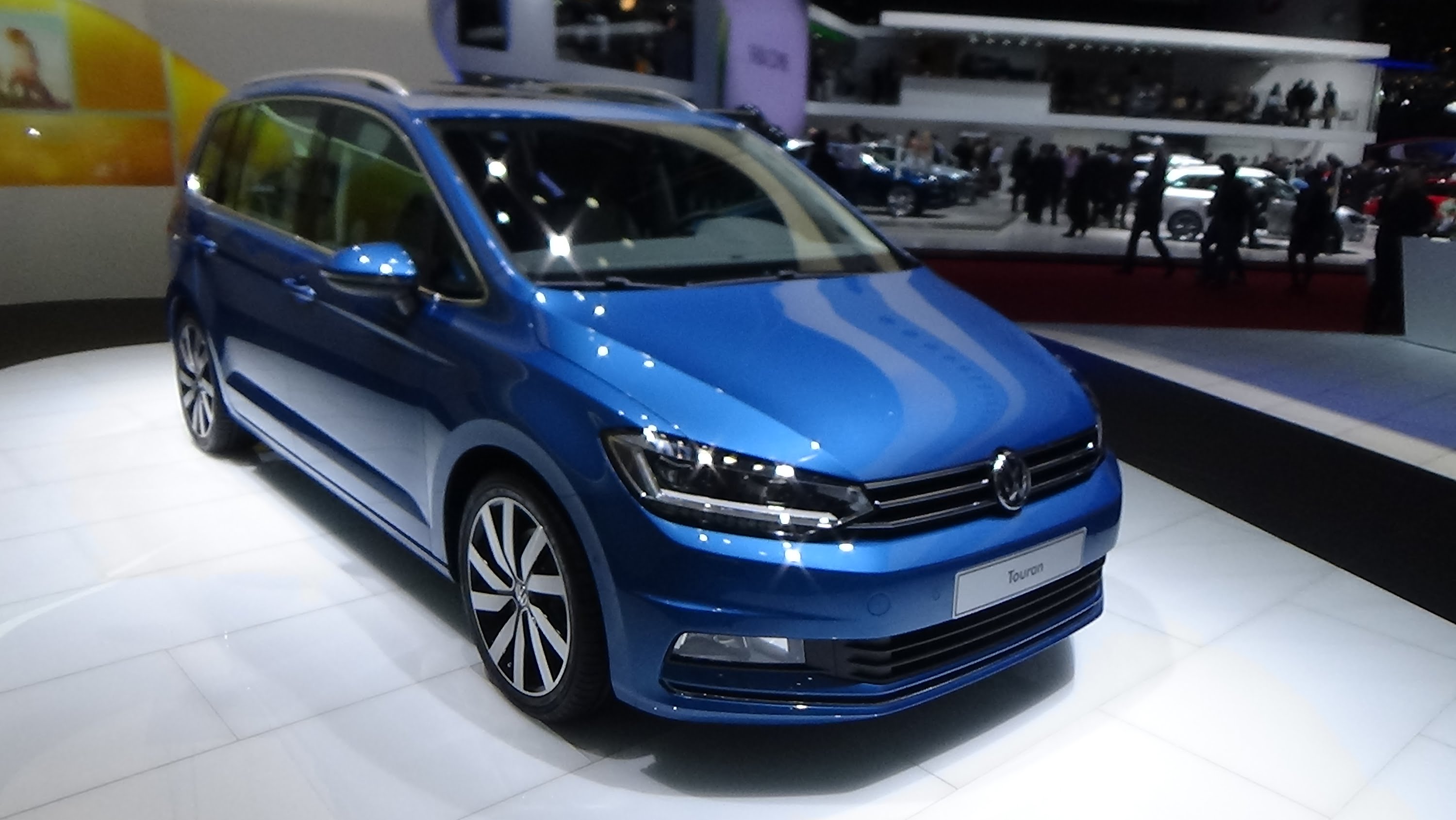 Volkswagen Touran III 2015 - now Compact MPV #1