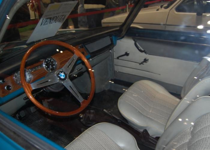 BMW 700